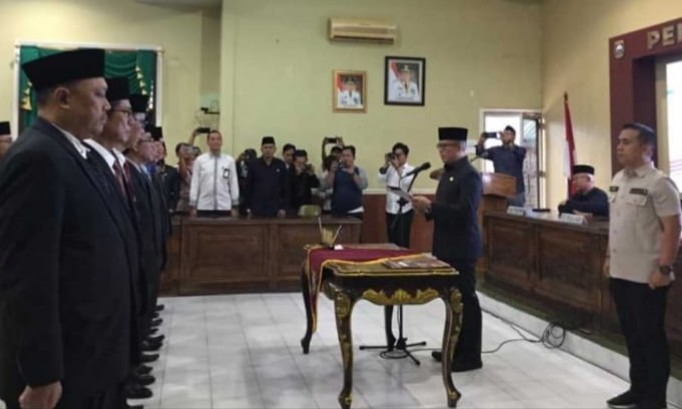 Pj Bupati Teddy Meilwansyah Lantik 16 Pejabat Pimpinan Tinggi Pratama Pj Bupati Teddy Meilwansyah Lantik 16 Pejabat Pimpinan Tinggi Pratama