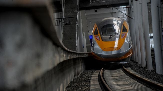 Eng Ing Eng! China Minta APBN Jadi Jaminan Utang Kereta Cepat Jakarta-Bandung