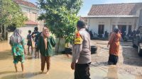 Ketua TP PKK Desa Tanjung Baru Dessy Aryani SE. MM Kunjungi Warga Terdampak Banjir Ketua TP PKK Desa Tanjung Baru Dessy Aryani SE. MM Kunjungi Warga Terdampak Banjir