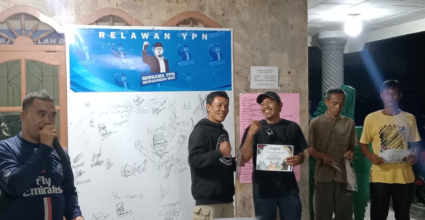 Ngobrol Santai dan Lomba Gaple Jalin Silaturahmi di Posko Relawan YPN