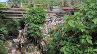 Diduga Oknum Petugas Kebersihan OKU Bekerja Asal Asalan dan Terkesan Tutup Mata Diduga Oknum Petugas Kebersihan OKU Bekerja Asal Asalan dan Terkesan Tutup Mata