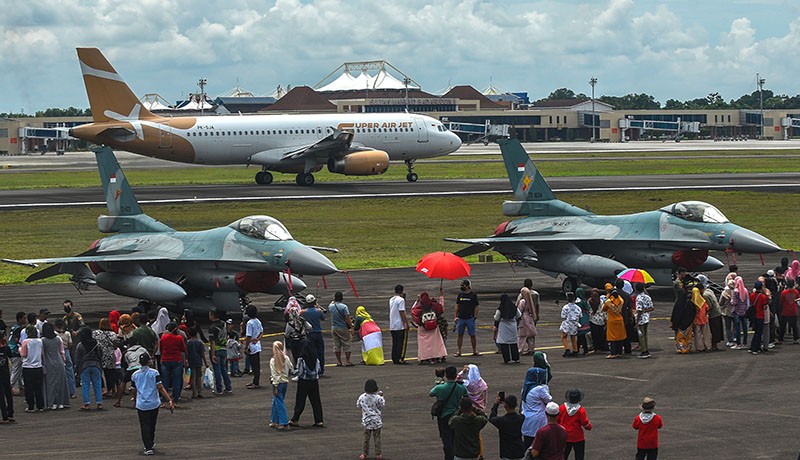 Open Base TNI AU, Ribuan Warga Antusias Saksikan Alutsista Open Base TNI AU, Ribuan Warga Antusias Saksikan Alutsista