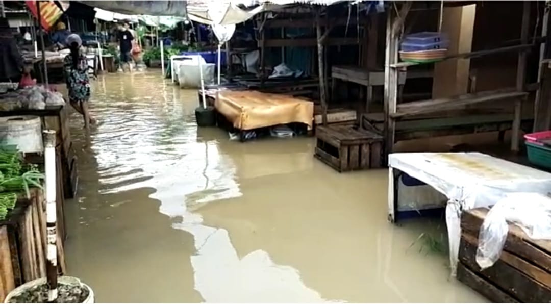 Pedagang Pasar RS Sriwijaya Keluhkan Tak Ada Bantuan Sama sekali dari Pemerintah