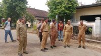 Pj Bupati OKU Bersama Kades Tanjung Baru Tinjau Pekerjaan Drainase di Jalan Pancur Pj Bupati OKU Bersama Kades Tanjung Baru Tinjau Pekerjaan Drainase di Jalan Pancur