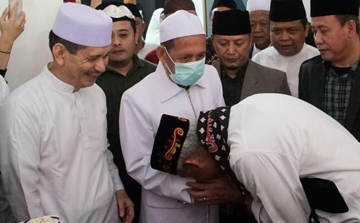 Kunjungi Kesultanan Banten Lama, Ganjar Ziarah ke Makam Sultan Maulana Hasanuddin Kunjungi Kesultanan Banten Lama, Ganjar Ziarah ke Makam Sultan Maulana Hasanuddin