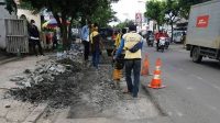 Tingkatkan Layanan Pengguna Jalan, Dinas PUPR Kota Tangerang Bergerak Cepat Perbaiki Jalan di 13 Kecamatan