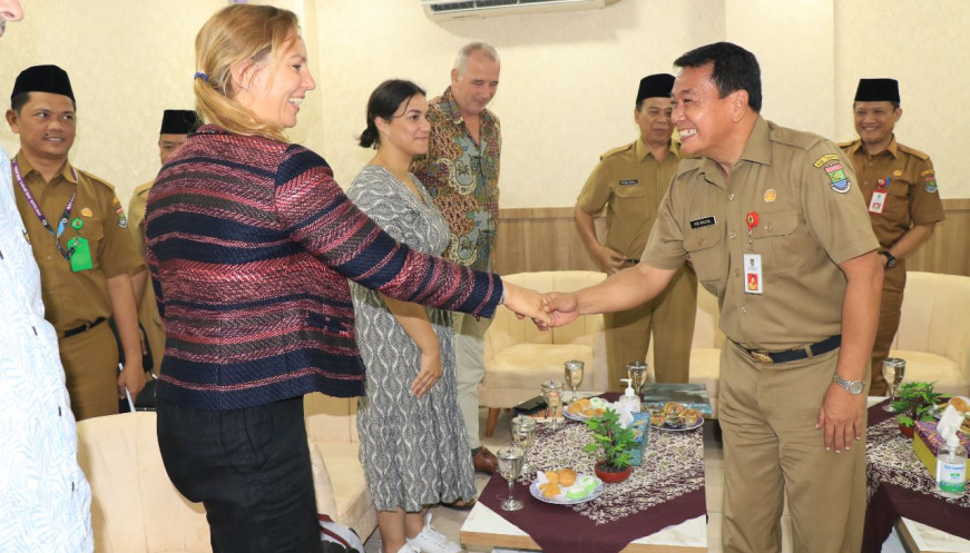 Dewan Air Belanda Kunjungi Pemkab Tangerang Terkait Pencanangan Program Blue Deal 2023 Dewan Air Belanda Kunjungi Pemkab Tangerang Terkait Pencanangan Program Blue Deal 2023