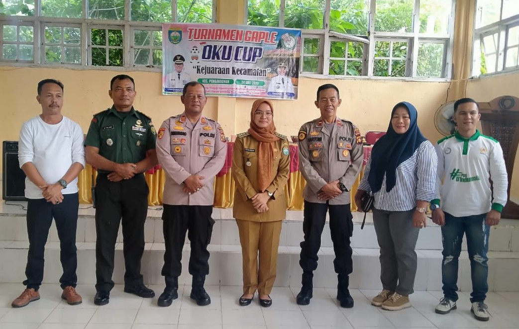 Pembukaan Kejurcam Gaple Berlangsung di Aula Kecamatan Pengandonan