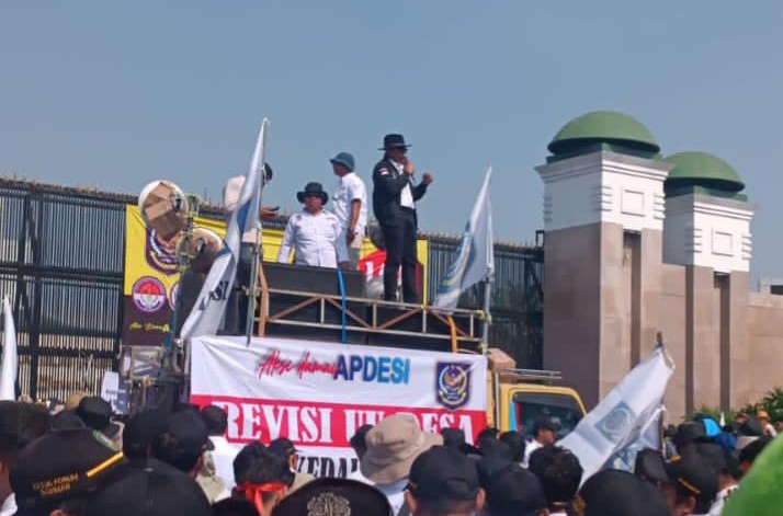 Kawal Revisi UU Desa, 19 Ribu Perangkat Desa dari Banten Aksi Demo di DPR RI