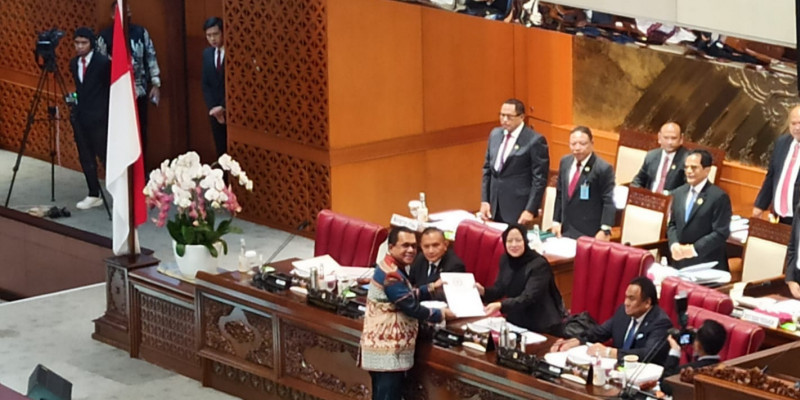 Sah! RUU Kesehatan Jadi UU, Kekecewaan Para Guru Besar dan Tanggapan Kemenkes Sah! RUU Kesehatan Jadi UU, Kekecewaan Para Guru Besar dan Tanggapan Kemenkes