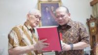 Ikhtiar Perbaikan Sistem Bernegara, Ketua DPD RI Temui Try Sutrisno