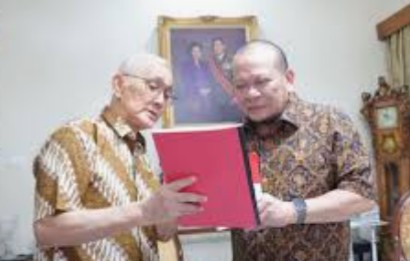Ikhtiar Perbaikan Sistem Bernegara, Ketua DPD RI Temui Try Sutrisno