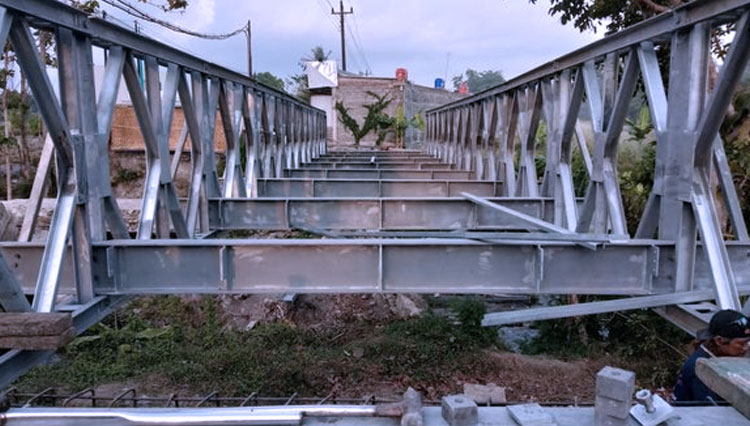 PUPR Pasang Jembatan Bailey untuk Pengganti Sementara Jembatan yang Putus di Lumajang