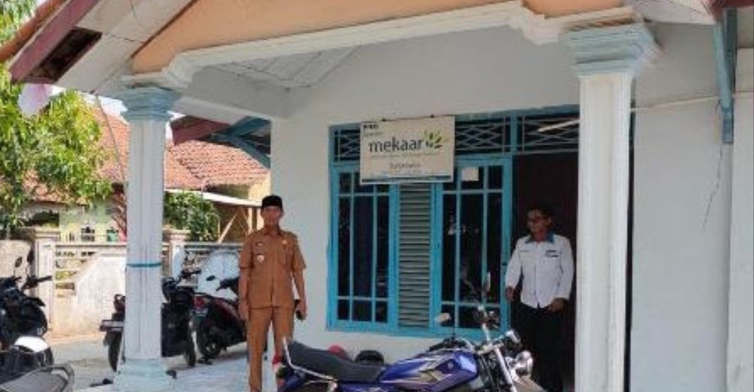 Respon Aduan Masyarakat, Camat Tirtayasa Datangi Kantor Bank Emok PNM Mekaar
