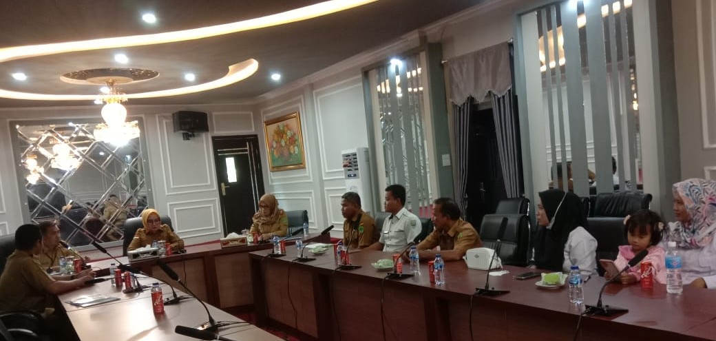 Bupati Heri Amalindo Beri Insentif Tenaga Pendidik, Honor Maupun ASN yang Mengajar di SMP Talang Betung