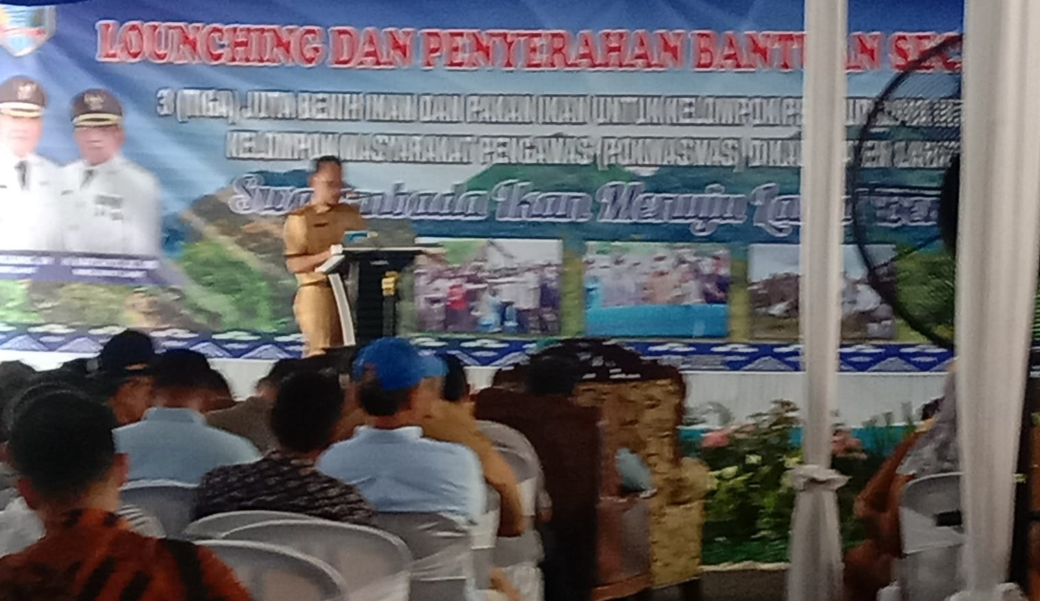 Bupati Lahat Serahkan 3 Juta Bibit Ikan dan Pakan untuk Pokdakan dan Pokmaswas Bupati Lahat Serahkan 3 Juta Bibit Ikan dan Pakan untuk Pokdakan dan Pokmaswas