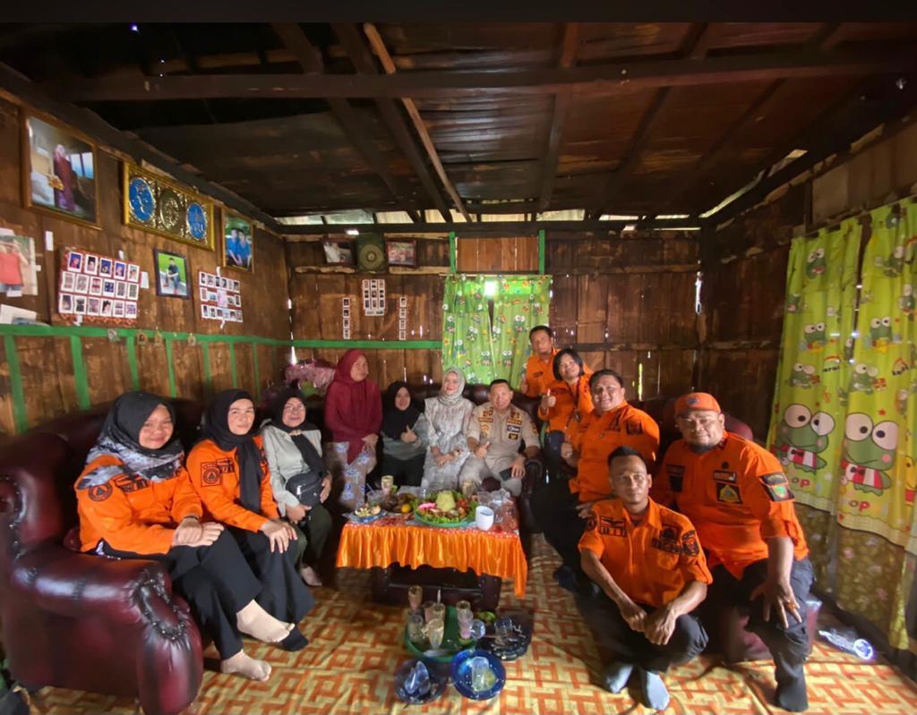 Sekda Empat Lawang dan Jajaran Meriahkan Ulang Tahun Honorer