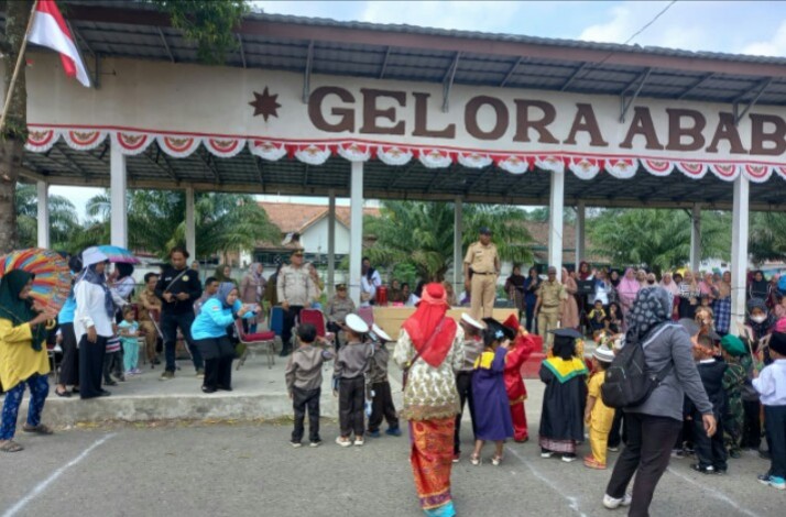 Meriahkan HUT RI Ke 78, Kecamatan Abab Gelar Karnaval