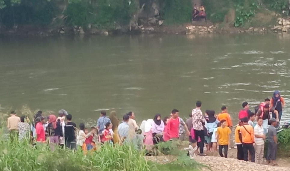 Seorang Bocah Warga Air gading Dikhabarkan Tenggelam di Sungai Ogan