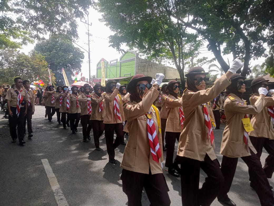 HUT Pramuka Ke-62, Sebanyak 5.000 Peserta Ikuti Pawai Pramuka di Kabupaten Lahat