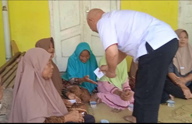 Ketua dan Wakil Ketua DPD IWO Indonesia Kabupaten Bantul Giat Baksos Santuni Lansia dan Anak Yatim