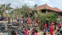 Si Jago Merah Lalap Rumah di Desa Siku, Warga Berharap Pemkab Muara Enim Sediakan Mobil Pemadam
