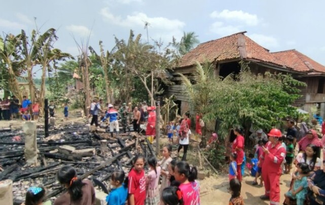 Si Jago Merah Lalap Rumah di Desa Siku, Warga Berharap Pemkab Muara Enim Sediakan Mobil Pemadam