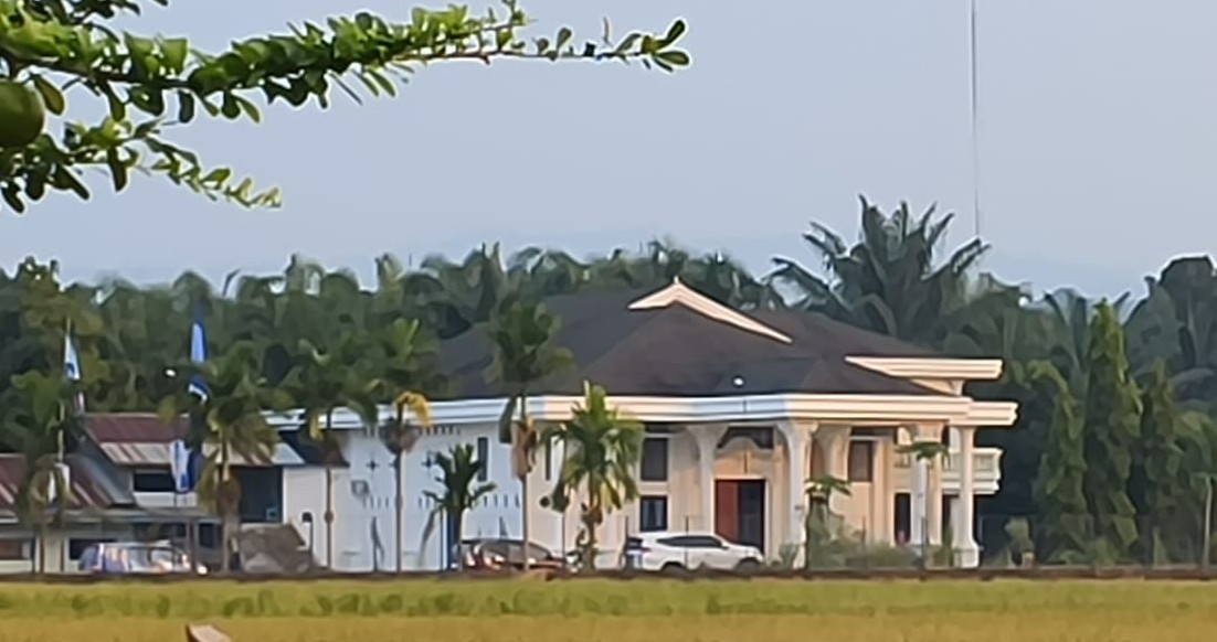 Wow, Ada Rumah Megah di Terusan Lama, Diduga Milik Pejabat