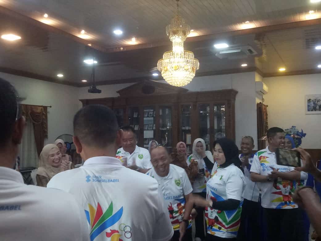 Ada yang Menarik di Hari Penutupan Porprov Sumsel ke XIV Kabupaten Lahat, Bupati Beri Kejutan Wabup pada Ulang tahun Ke 64