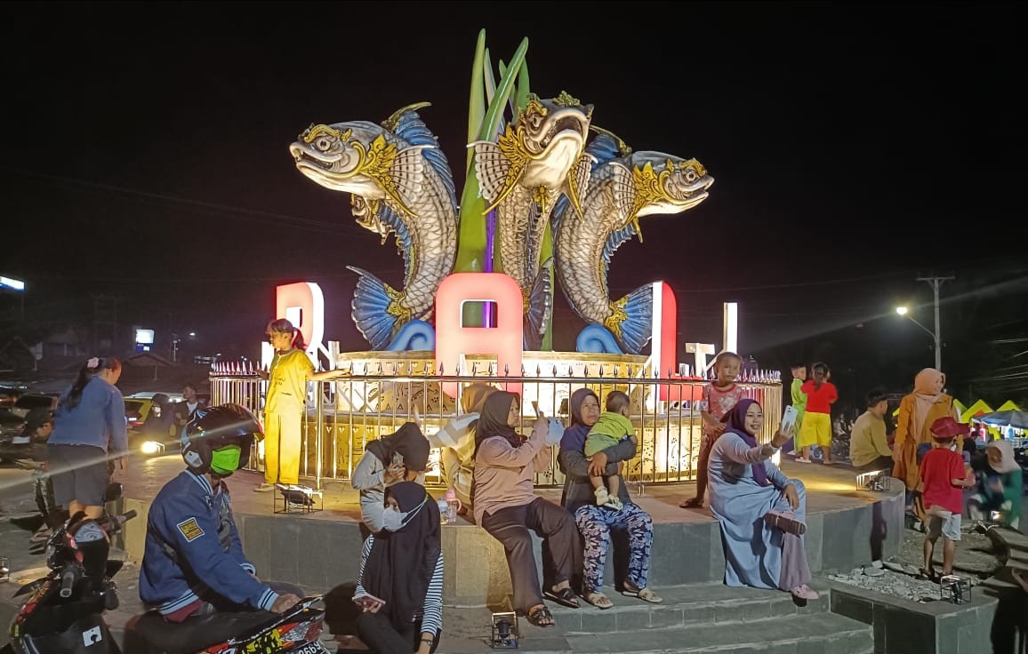 Tugu Simpang Lima Viral, Bupati PALI Heri Amalindo: Itu Belum Seberapa Nanti Ada yang Lebih Wah Lagi