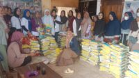 PPL-MB Kecamatan Merapi Peduli Sosial Bagi-bagi Beras Delapan Desa