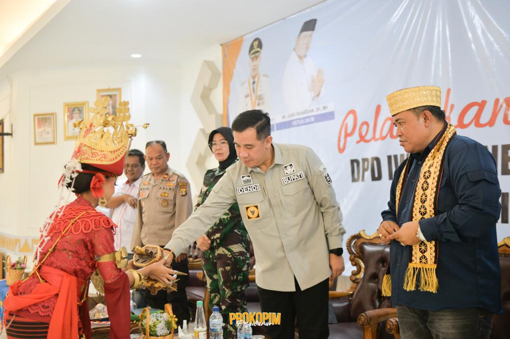 Hadiri Pelantikan DPD IWO-I Pesawaran, Bupati Dendi: Pesawaran Semakin Maju dengan Pertumbuhan Media