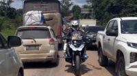 Mengendarai sepeda motor dari Kota Palembang, KapoldaSumsel turut mengatur lalin di Banyu Asin Mengendarai sepeda motor dari Kota Palembang, KapoldaSumsel turut mengatur lalin di Banyu Asin