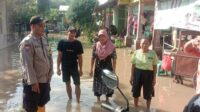 Kapolres Serang Berikan Bantuan Sembako dan Minuman Kepada Warga Korban Banjir Kapolres Serang Berikan Bantuan Sembako dan Minuman Kepada Warga Korban Banjir