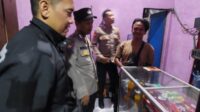 Polsek Sukorejo Patroli Malam Tindak Tegas Warung yang Menjual Miras Polsek Sukorejo Patroli Malam Tindak Tegas Warung yang Menjual Miras