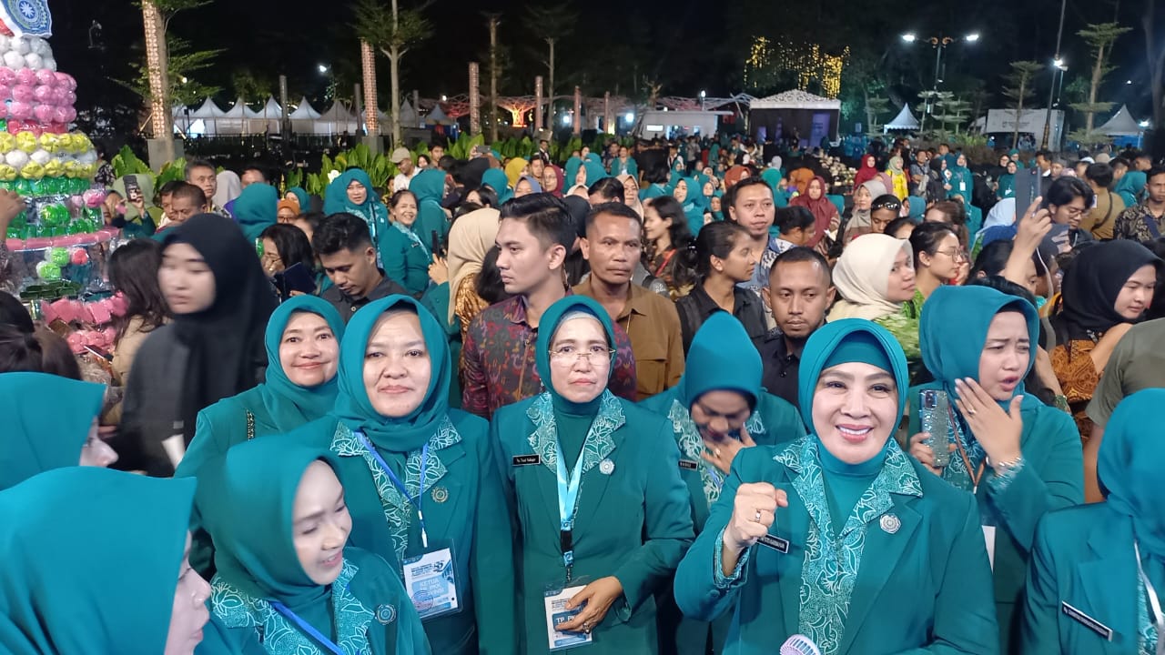Tine Al Muktabar Hadiri Malam Puncak Peringatan HKG PKK ke-52 dan Jambore Nasional 2024 Tine Al Muktabar Hadiri Malam Puncak Peringatan HKG PKK ke-52 dan Jambore Nasional 2024