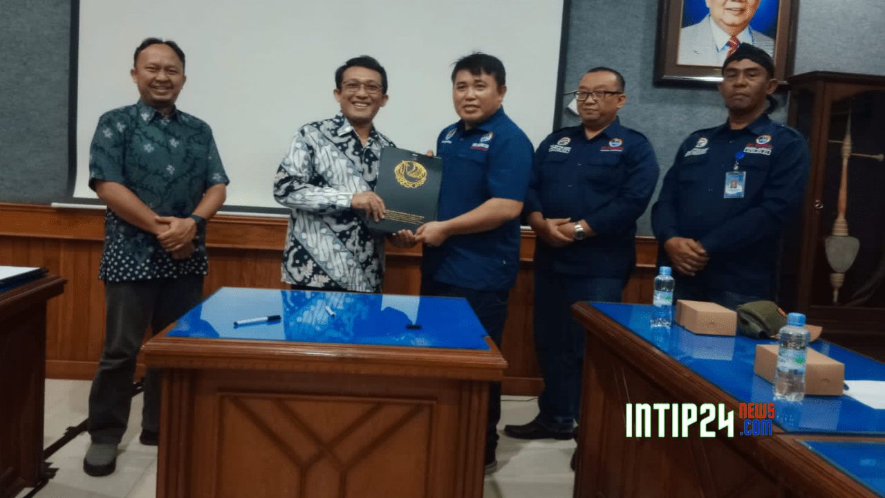 Penandatangan Kerjasama antara IWO Indonesia dengan ISI Surakarta