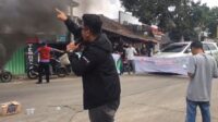 Warga dan Mahasiswa Tunjung Teja Gelar Aksi Tolak Rencana Pembangunan TPST Bojong Menteng
