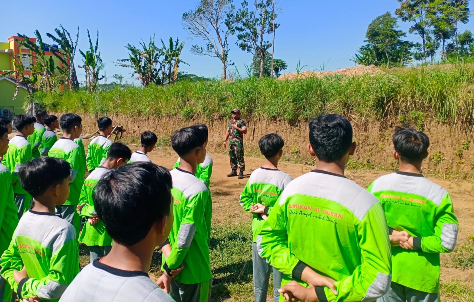 Babinsa Ampel Turut Bentuk Karakter Generasi Muda Sejak Dini