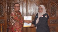 Sekda Banyumas Terima Berkas Usul Pelantikan Calon DPRD Hasil Pemilu 2024 Sekda Banyumas Terima Berkas Usul Pelantikan Calon DPRD Hasil Pemilu 2024