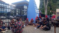 Unjuk Rasa Ormas LMP di DKP Banten Soroti Dugaan KKN Pada Proyek Breakwater Cikeusik Pandeglang Unjuk Rasa Ormas LMP di DKP Banten Soroti Dugaan KKN Pada Proyek Breakwater Cikeusik Pandeglang