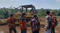 Koalisi Ormas PP dan LMP Geruduk Proyek Siluman di Desa Cireundeu