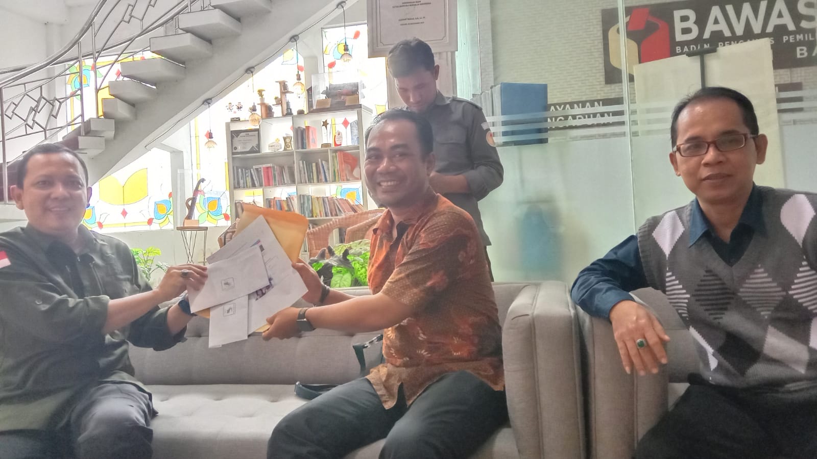 Buntut dugaan ketidak netralan Iklan Layanan Masyarakat, FAS Laporkan Ketua KPUD Banten ke Bawaslu