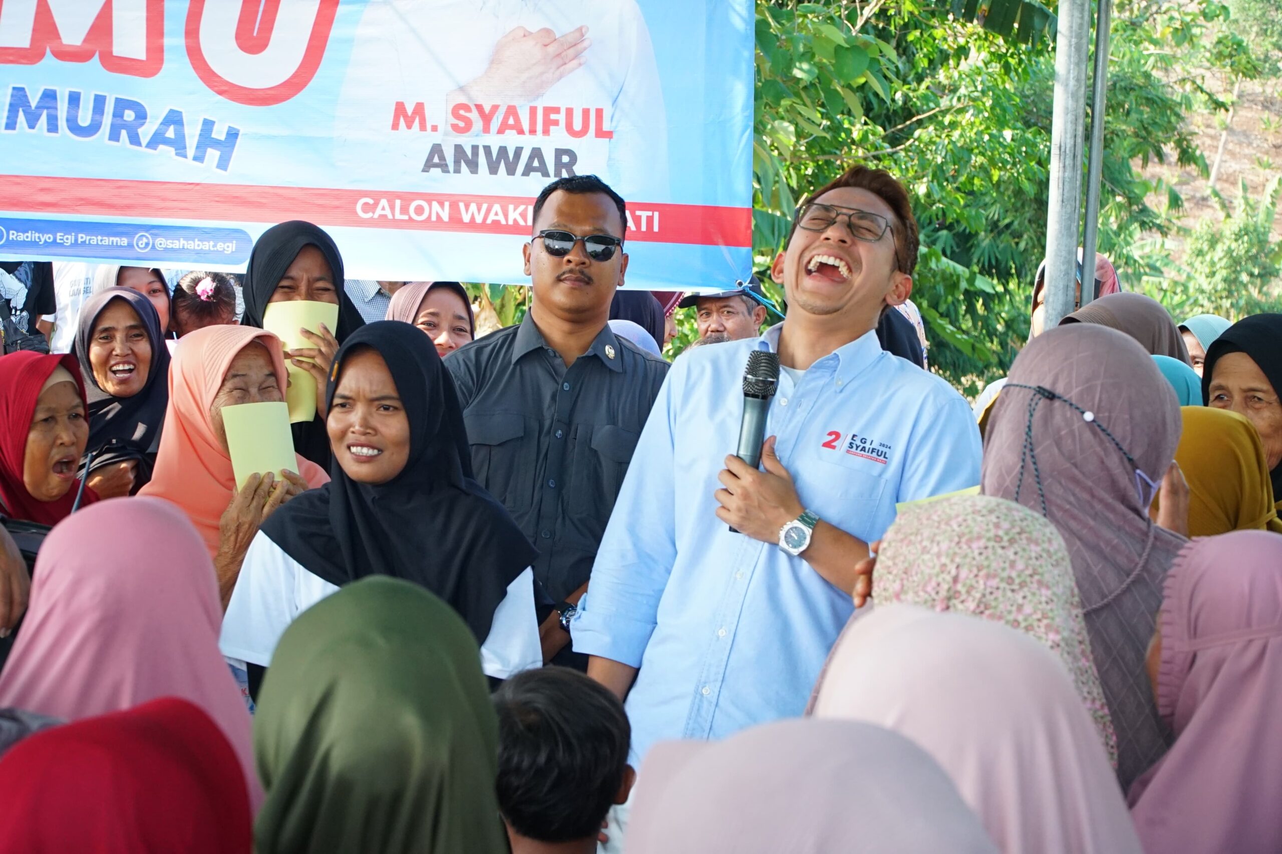 Dikunjungi Cabup Egi, Masyarakat Ngadu Penerima Bantuan Tidak Tepat Sasaran Dikunjungi Cabup Egi, Masyarakat Ngadu Penerima Bantuan Tidak Tepat Sasaran
