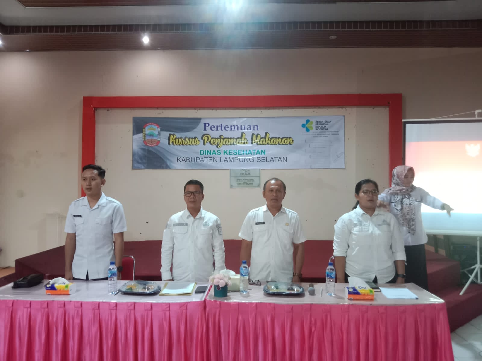 Dalam Upaya Mendukung Program Pemerintah MBG, Dinas Kesehatan Gelar Kursus Penjamah Makanan Di Lampung Selatan
