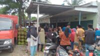 Warga Gembong Desa Sukamanah Kecamatan Rajeg Keluhkan Antrean Pembelian Gas LPG 3 Kg