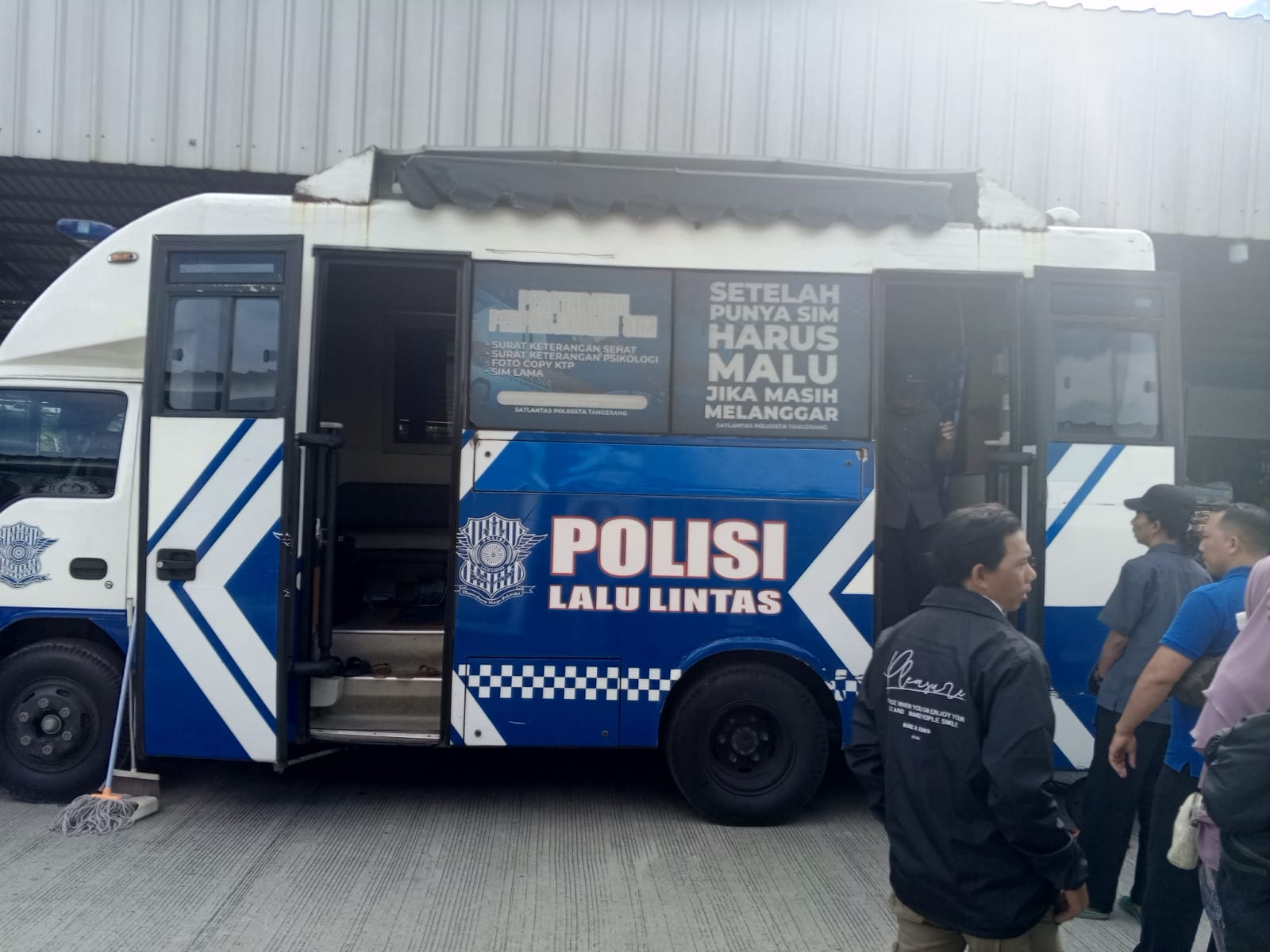 SIM Keliling Mudahkan Warga Membuat SIM dan Tak Was was Lagi Berkendara