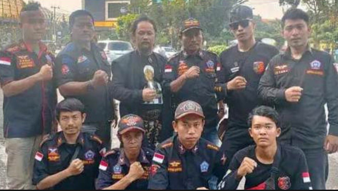 DPRT Kosambi Barat BPPKB Banten (Singa Barat) Buka Puasa Bersama dan Bagi Takjil ke Pengguna Jalan