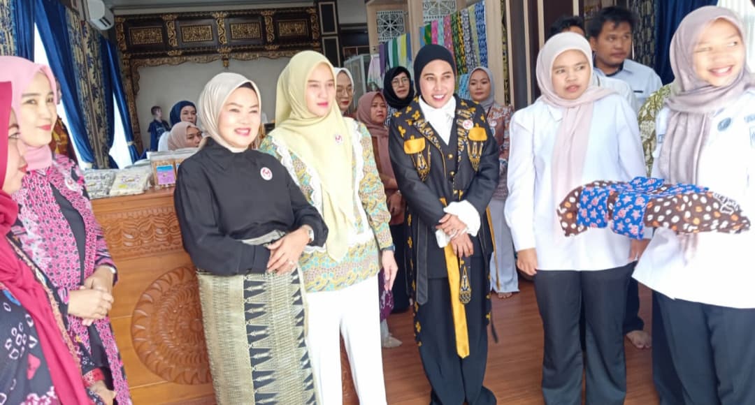 Tenun Perelung Kembali Dikembangkan Dekranasda Lahat