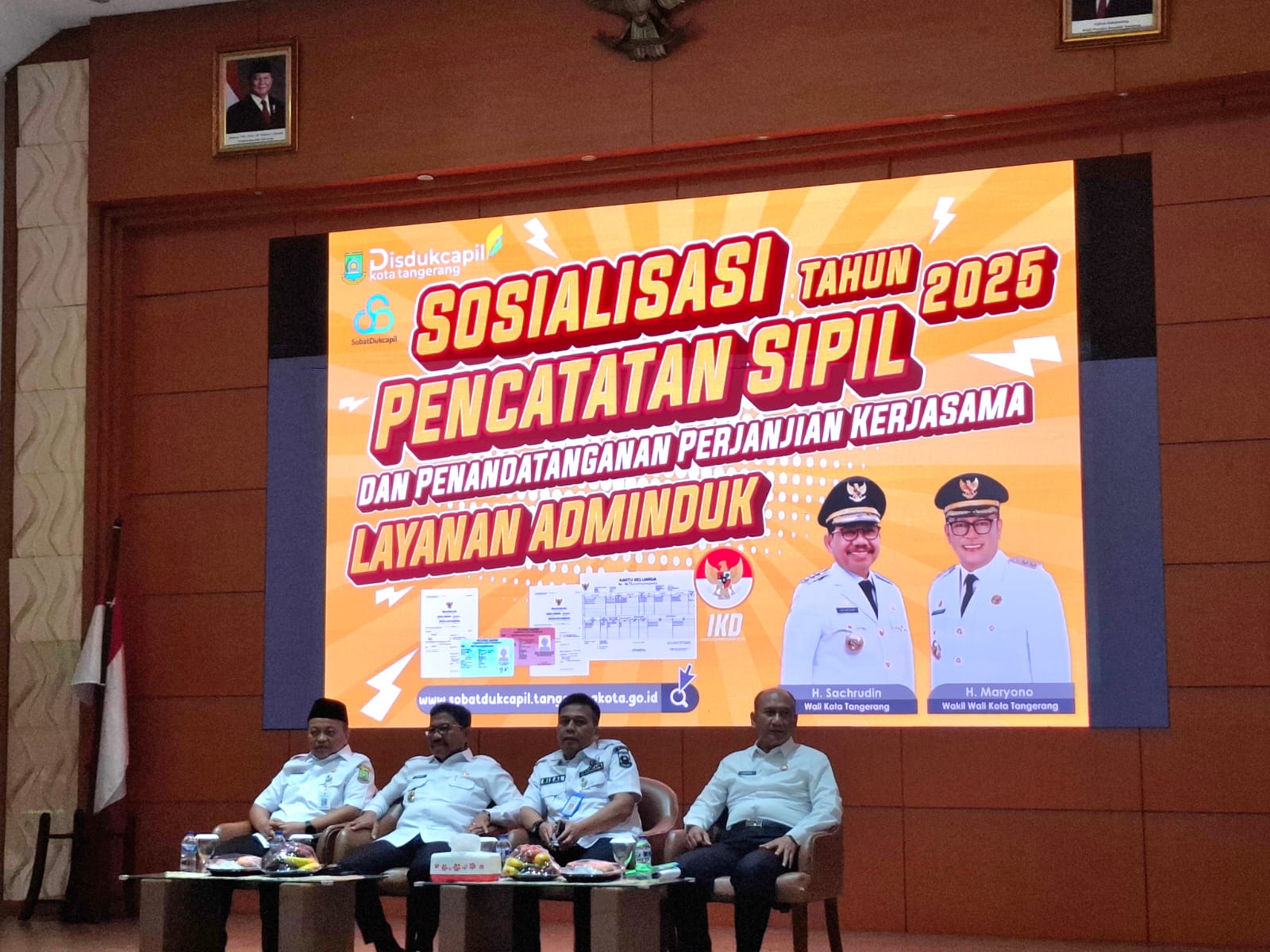 Disdukcapil Kota Tangerang Sosialisasi Pencatatan Sipil Th 2025 dan Penanda tanganan Kerja sama Layanan Adminduk